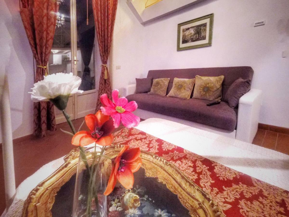 Florentine Style Central Apartments Флоренція Екстер'єр фото